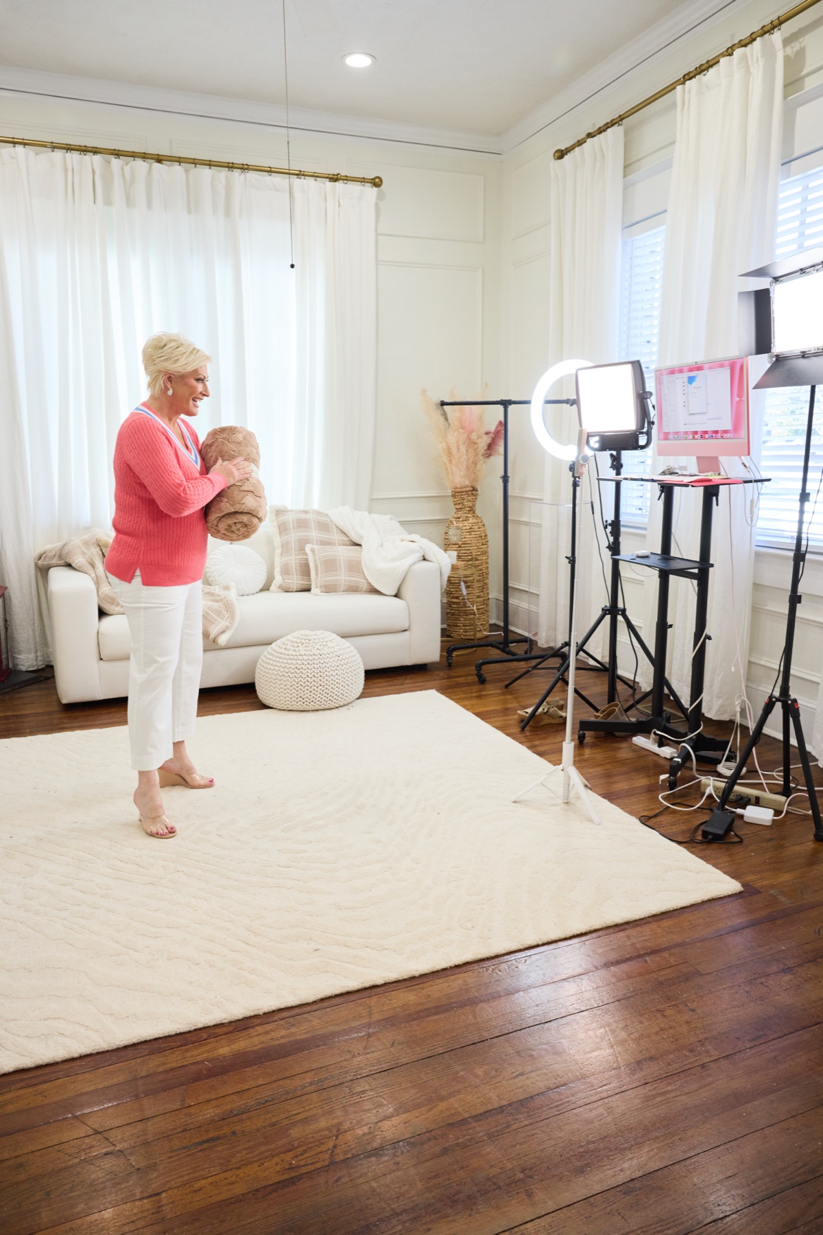 Kim Gravel mid-live with ring light
